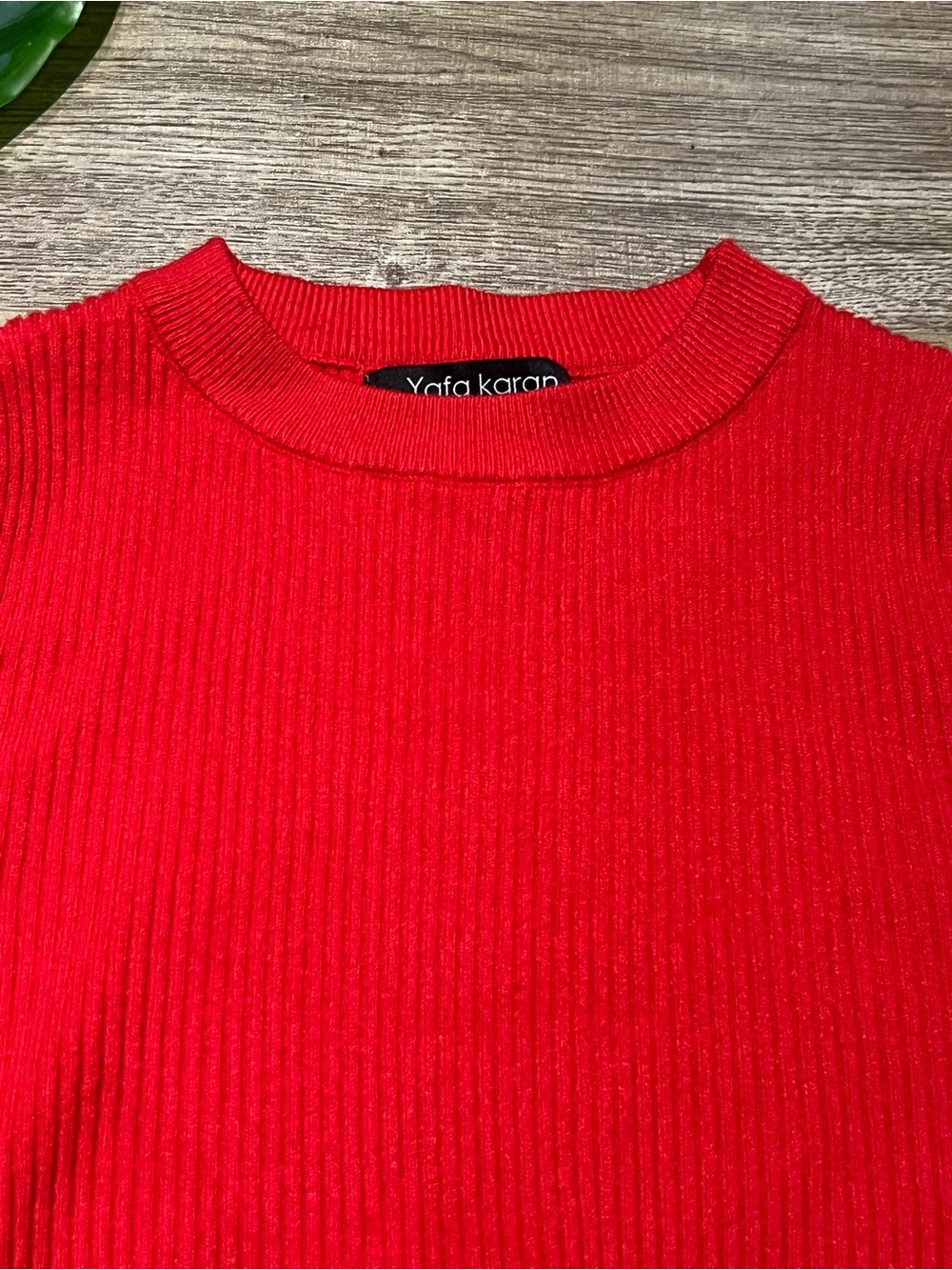 🔴 Red Y2K Handkerchief Crop Top - Picture 3 of 7